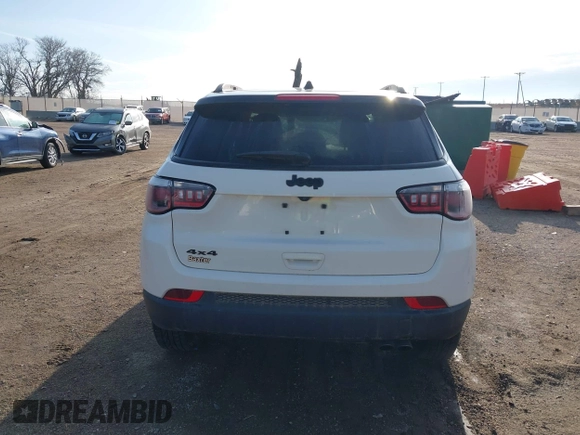 2019 Jeep Compass Altitude z VIN 3C4NJDBB0KT629952, wystawiony jako IAAI lot #41913931 z przebiegiem 78 054 mil mil oraz . Historia ofert i sprzedaży dostępna na DreamBid. Obrazek 17.