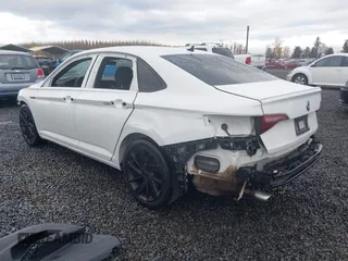 2019 Volkswagen Jetta GLI S z VIN 3VW6T7BU2KM202992, wystawiony jako IAAI lot #40896812 z przebiegiem 44 348 mil mil oraz . Historia ofert i sprzedaży dostępna na DreamBid. Obrazek 3.