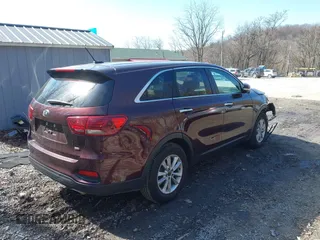2019 Kia Sorento L with VIN 5XYPG4A32KG447551, listed as a IAAI auction lot 41751426 with 46,045 mi miles. Bid and sale history available at carsss.com. Image 4.