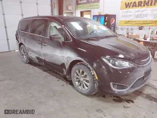 2019 Chrysler Pacifica Touring Plus with VIN 2C4RC1FGXKR594310, listed as a IAAI auction lot 41506982 with 152,058 mi miles. Bid and sale history available at carsss.com. Image 1.