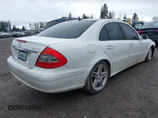 2008 Mercedes-Benz E-Class 3.0L with VIN WDBUF22X08B216886, listed as a IAAI auction lot 41950163 with 155,654 mi miles. Bid and sale history available at carsss.com. Image 4.