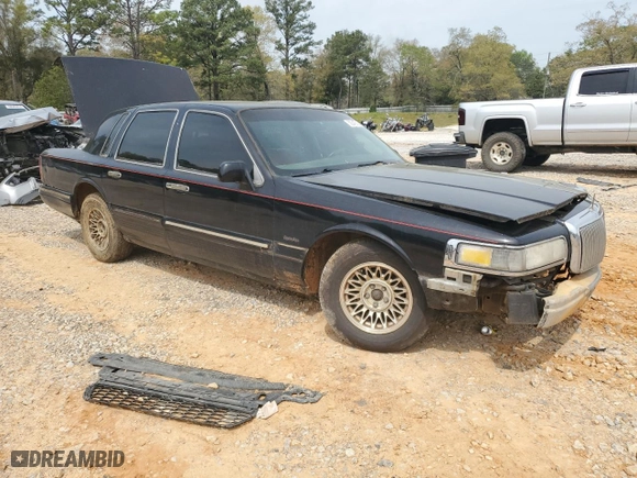 1997 Lincoln Town Car Executive with VIN 1LNLM81W6VY675388, listed as a Copart auction lot 50345165 with 164,206 mi miles and Salvage Title. Bid and sale history available at carsss.com. Image 4.