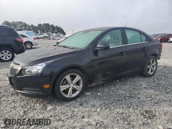 2014 Chevrolet Cruze 2LT z VIN 1G1PE5SB5E7335600, wystawiony jako Copart lot #52023225 z przebiegiem Nie podano mil oraz Szkoda całkowita • Salvage title. Historia ofert i sprzedaży dostępna na DreamBid. Obrazek 1.