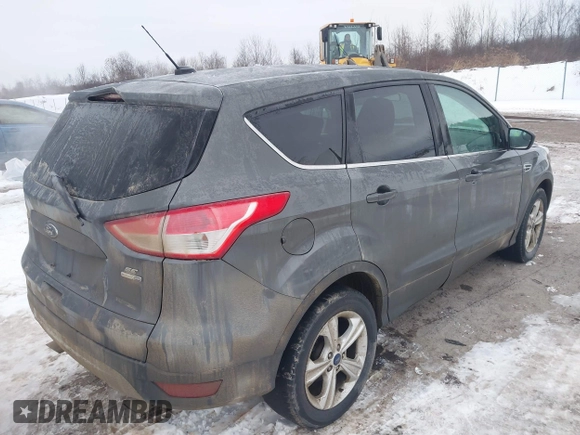 2015 Ford Escape SE with VIN 1FMCU9G90FUB35065, listed as a IAAI auction lot 41165956 with 131,485 mi miles. Bid and sale history available at carsss.com. Image 4.