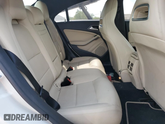 2017 Mercedes-Benz CLA 250 z VIN WDDSJ4EB1HN478021, wystawiony jako Copart lot #52720304 z przebiegiem 120 584 mil mil oraz Szkoda całkowita • Salvage title. Historia ofert i sprzedaży dostępna na DreamBid. Obrazek 10.