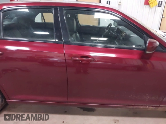 2018 Chrysler 300 S с VIN 2C3CCAGG5JH302401, выставлен на аукционе IAAI как лот 41493239 с пробегом 171 610 миль миль и . История ставок и продаж доступна на DreamBid. Изображение 14.