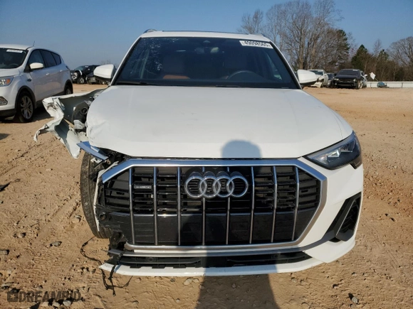 2021 Audi Q3 S line Premium with VIN WA1DECF32M1131172, listed as a Copart auction lot 49098565 with 32,118 mi miles and Salvage Title. Bid and sale history available at carsss.com. Image 5.