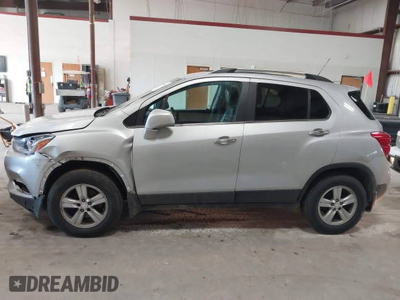 2018 Chevrolet Trax LT with VIN 3GNCJPSBXJL317104, listed as a IAAI auction lot 41761148 with 235,521 mi miles. Bid and sale history available at carsss.com. Image 14.
