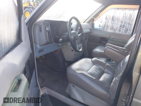 1994 Chevrolet Astro with VIN 1GNDM19Z5RB122102, listed as a IAAI auction lot 42011683 with 286,157 mi miles. Bid and sale history available at carsss.com. Image 5.