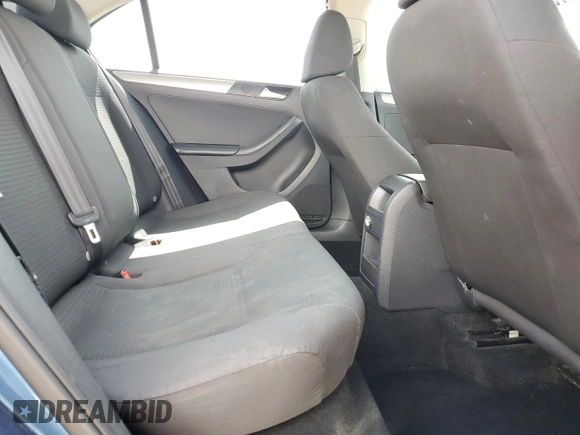 2015 Volkswagen Jetta SE z VIN 3VWD17AJ3FM225532, wystawiony jako Copart lot #59927475 z przebiegiem 155 863 mil mil oraz Szkoda całkowita • Salvage title. Historia ofert i sprzedaży dostępna na DreamBid. Obrazek 10.
