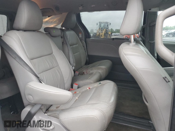 2019 Toyota Sienna XLE Auto Access Seat z VIN 5TDYZ3DC1KS969465, wystawiony jako Copart lot #56800805 z przebiegiem 151 485 mil mil oraz Szkoda całkowita • Salvage title. Historia ofert i sprzedaży dostępna na DreamBid. Obrazek 11.