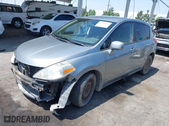 2009 Nissan Versa S с VIN 3N1BC13E99L453758, выставлен на аукционе IAAI как лот 42343658 с пробегом 218 825 миль миль и . История ставок и продаж доступна на DreamBid. Изображение 2.