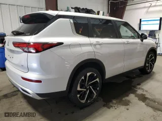 2024 Mitsubishi Outlander SE with VIN JA4J4VA8XRZ079903, listed as a Copart auction lot 44705315 with 11,011 mi miles and Salvage Title. Bid and sale history available at carsss.com. Image 3.
