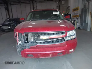 2013 Chevrolet Suburban LT with VIN 1GNSKJE76DR222890, listed as a IAAI auction lot 41698835 with 288,835 mi miles. Bid and sale history available at carsss.com. Image 13.
