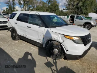 2015 Ford Utility Police Interceptor with VIN 1FM5K8AR5FGC51460, listed as a Copart auction lot 79528724 with 145,069 mi miles and Non Repairable. Bid and sale history available at carsss.com. Image 4.