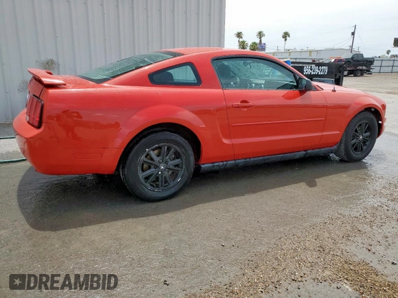 2005 Ford Mustang Deluxe z VIN 1ZVFT80N955154676, wystawiony jako Copart lot #61267825 z przebiegiem 191 439 mil mil oraz Czysty tytuł • Clean title. Historia ofert i sprzedaży dostępna na DreamBid. Obrazek 3.