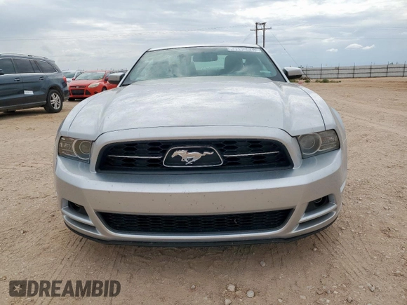 2014 Ford Mustang V6 with VIN 1ZVBP8AM6E5262861, listed as a Copart auction lot 62056095 with 196,946 mi miles and Salvage title. Bid and sale history available at DreamBid. Image 5.