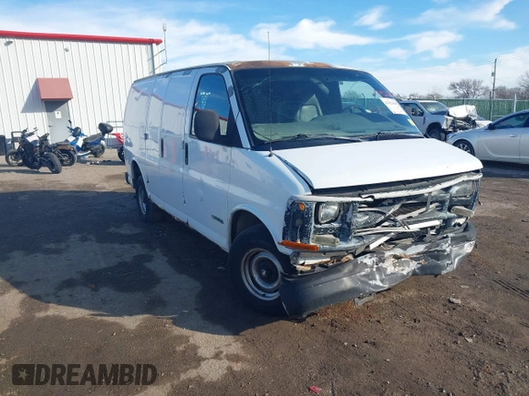 2002 Chevrolet City Express Cargo z VIN 1GCEG15W621214878, wystawiony jako IAAI lot #41421628 z przebiegiem 317 487 mil mil oraz . Historia ofert i sprzedaży dostępna na DreamBid. Obrazek 1.