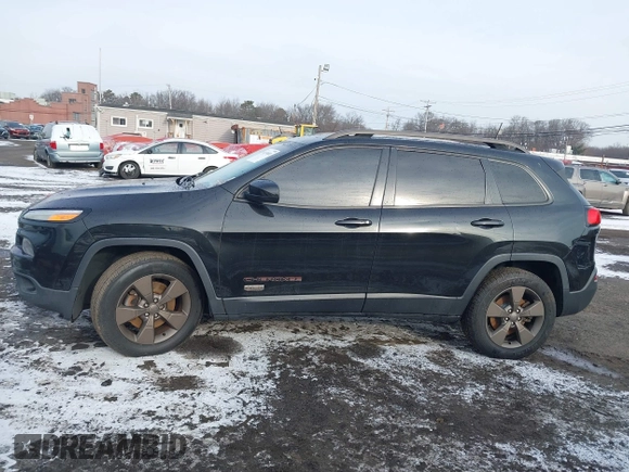 2016 Jeep Cherokee Latitude with VIN 1C4PJMCS1GW326557, listed as a IAAI auction lot 41474801 with 207,805 mi miles. Bid and sale history available at carsss.com. Image 14.