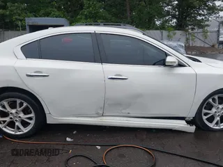 2013 Nissan Maxima SV z VIN 1N4AA5AP2DC820343, wystawiony jako IAAI lot #42520118 z przebiegiem 89 078 mil mil oraz . Historia ofert i sprzedaży dostępna na DreamBid. Obrazek 13.