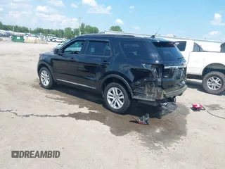 2018 Ford Explorer XLT z VIN 1FM5K8D83JGA64472, wystawiony jako IAAI lot #42617188 z przebiegiem 126 822 mil mil oraz . Historia ofert i sprzedaży dostępna na DreamBid. Obrazek 3.