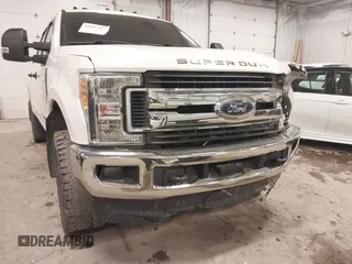 2017 Ford F-250 Lariat z VIN 1FT7W2BTXHEC81609, wystawiony jako IAAI lot #41497213 z przebiegiem 176 644 mil mil oraz . Historia ofert i sprzedaży dostępna na DreamBid. Obrazek 18.