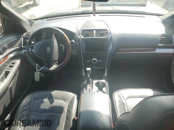 2018 Ford Explorer Platinum z VIN 1FM5K8HT7JGA51982, wystawiony jako Copart lot #57601575 z przebiegiem 126 400 mil mil oraz Szkoda całkowita • Salvage title. Historia ofert i sprzedaży dostępna na DreamBid. Obrazek 8.