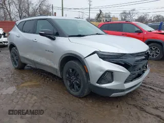 2020 Chevrolet Blazer LT z VIN 3GNKBCR41LS690128, wystawiony jako IAAI lot #41660873 z przebiegiem 94 661 mil mil oraz . Historia ofert i sprzedaży dostępna na DreamBid. Obrazek 1.