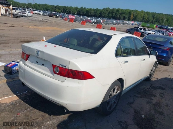 2005 Acura TSX with VIN JH4CL96825C003539, listed as a IAAI auction lot 40062656 with 208075 miles. Bid and sale history available at carsss.com. Image 4.