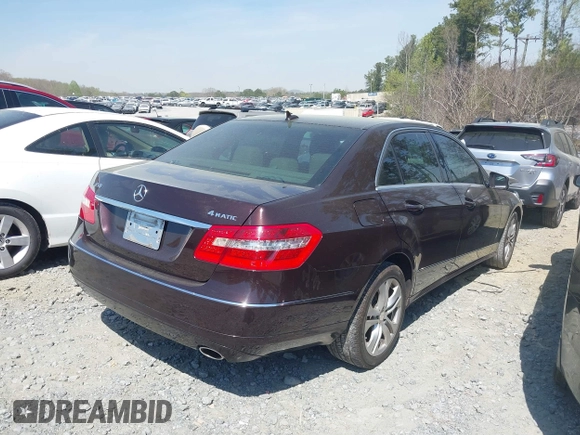 2010 Mercedes-Benz E-Class E 350 Luxury with VIN WDDHF8HBXAA251115, listed as a IAAI auction lot 41901802 with 134,323 mi miles. Bid and sale history available at carsss.com. Image 4.