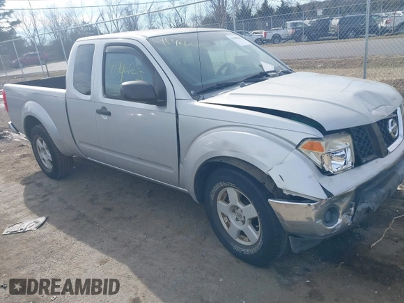 2006 Nissan Frontier SE z VIN 1N6AD06U26C413951, wystawiony jako IAAI lot #41461235 z przebiegiem 236 280 mil mil oraz . Historia ofert i sprzedaży dostępna na DreamBid. Obrazek 1.