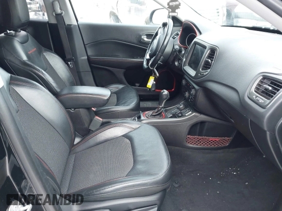 2018 Jeep Compass Trailhawk with VIN 3C4NJDDB3JT450932, listed as a IAAI auction lot 41616316 with 107,198 mi miles and . Bid and sale history available at DreamBid. Image 5.