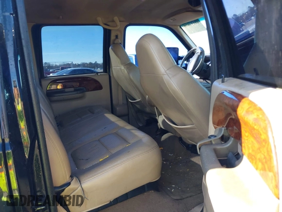 2001 Ford F-350 XL with VIN 1FTSW30L11EA86944, listed as a IAAI auction lot 41291678 with 401,055 mi miles and . Bid and sale history available at DreamBid. Image 8.