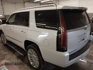 2018 Cadillac Escalade Platinum z VIN 1GYS4DKJ8JR199087, wystawiony jako IAAI lot #42062074 z przebiegiem 97 751 mil mil oraz . Historia ofert i sprzedaży dostępna na DreamBid. Obrazek 3.