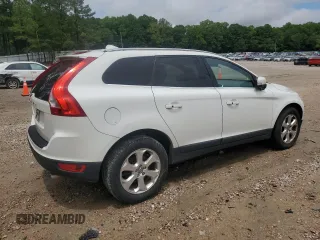 2013 Volvo XC60 3.2L z VIN YV4952DLXD2391044, wystawiony jako Copart lot #58845215 z przebiegiem 136 389 mil mil oraz Czysty tytuł • Clean title. Historia ofert i sprzedaży dostępna na DreamBid. Obrazek 3.