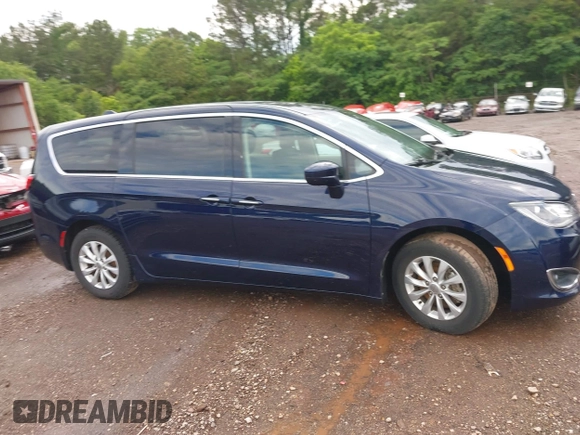 2018 Chrysler Pacifica Touring Plus with VIN 2C4RC1FG9JR261689, listed as a IAAI auction lot 42261105 with 66,622 mi miles and . Bid and sale history available at DreamBid. Image 13.