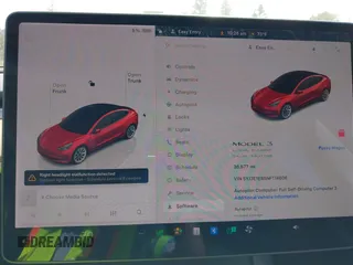 2022 Tesla Model 3 Long Range z VIN 5YJ3E1EB5NF174606, wystawiony jako IAAI lot #42463894 z przebiegiem 36 677 mil mil oraz . Historia ofert i sprzedaży dostępna na DreamBid. Obrazek 18.