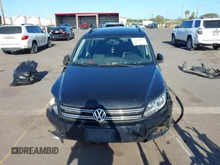 2015 Volkswagen Tiguan S с VIN WVGAV7AX8FW615777, выставлен на аукционе IAAI как лот 42165193 с пробегом Не указан миль и . История ставок и продаж доступна на DreamBid. Изображение 12.