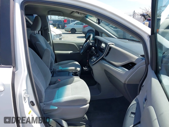 2015 Toyota Sienna LE AAS с VIN 5TDKK3DC6FS574942, выставлен на аукционе IAAI как лот 42336507 с пробегом 58 323 миль миль и . История ставок и продаж доступна на DreamBid. Изображение 5.