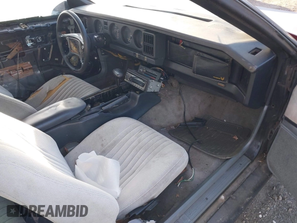 1988 Pontiac Firebird with VIN 1G2FW21F2JL251274, listed as a IAAI auction lot 41766168 with 999,999 mi miles. Bid and sale history available at carsss.com. Image 5.