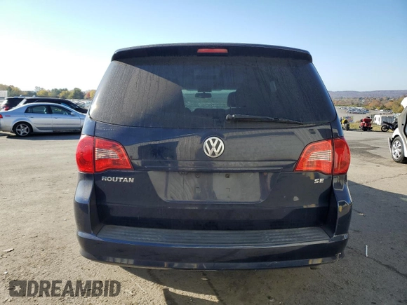 2014 Volkswagen Routan SE with VIN 2C4RVABG7ER134462, listed as a Copart auction lot 76492444 with 93,373 mi miles and Salvage title. Bid and sale history available at DreamBid. Image 6.