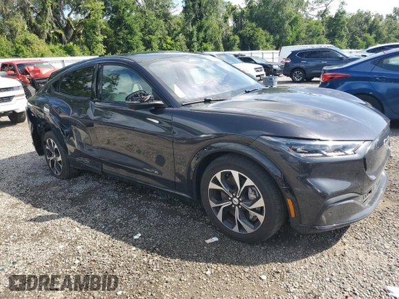 2022 Ford Mustang Mach-E Premium with VIN 3FMTK3SU1NMA57087, listed as a Copart auction lot 61045105 with 31,319 mi miles and Salvage title. Bid and sale history available at DreamBid. Image 4.