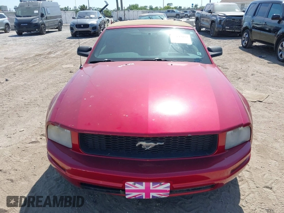 2005 Ford Mustang Deluxe z VIN 1ZVFT84N455183240, wystawiony jako IAAI lot #42142157 z przebiegiem Nie podano mil oraz . Historia ofert i sprzedaży dostępna na DreamBid. Obrazek 12.