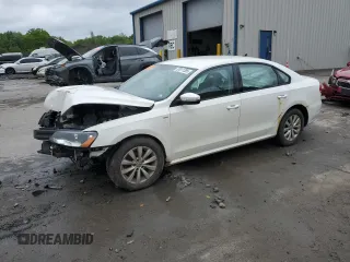 2015 Volkswagen Passat Limited Edition Edition z VIN 1VWAT7A36FC034803, wystawiony jako Copart lot #57911385 z przebiegiem 173 435 mil mil oraz Szkoda całkowita • Salvage title. Historia ofert i sprzedaży dostępna na DreamBid. Obrazek 1.
