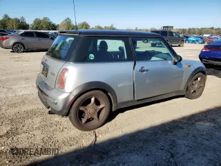 2003 MINI Hardtop with VIN WMWRC33473TC46514, listed as a Copart auction lot 89073385 with 208,111 mi miles and Clean title. Bid and sale history available at DreamBid. Image 3.