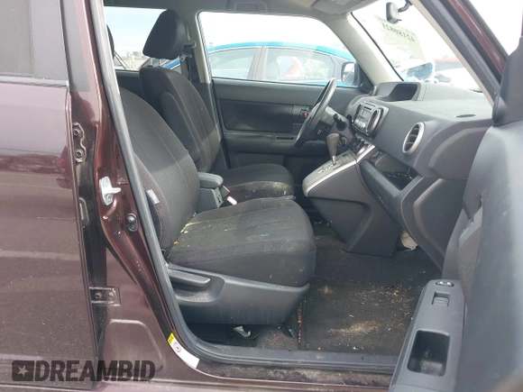 2008 Scion xB with VIN JTLKE50E181004846, listed as a IAAI auction lot 42180821 with 110,142 mi miles. Bid and sale history available at carsss.com. Image 5.