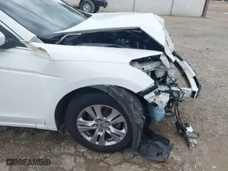 2012 Honda Accord Sdn SE with VIN 1HGCP2F61CA219646, listed as a IAAI auction lot 41877399 with 176,935 mi miles. Bid and sale history available at carsss.com. Image 18.