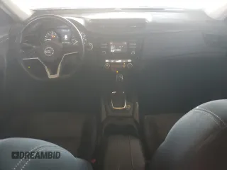 2017 Nissan Rogue SV z VIN JN8AT2MT3HW143002, wystawiony jako Copart lot #53557855 z przebiegiem 120 193 mil mil oraz Szkody całkowita. Historia ofert i sprzedaży dostępna na DreamBid. Obrazek 8.
