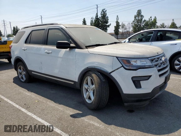 2019 Ford Explorer XLT z VIN 1FM5K7D83KGB28747, wystawiony jako Copart lot #71127864 z przebiegiem 127 986 mil mil oraz Szkoda całkowita • Salvage title. Historia ofert i sprzedaży dostępna na DreamBid. Obrazek 4.