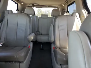 2012 Toyota Sienna XLE AAS z VIN 5TDYK3DC0CS259964, wystawiony jako Copart lot #55964505 z przebiegiem 161 119 mil mil oraz Szkoda całkowita • Salvage title. Historia ofert i sprzedaży dostępna na DreamBid. Obrazek 10.
